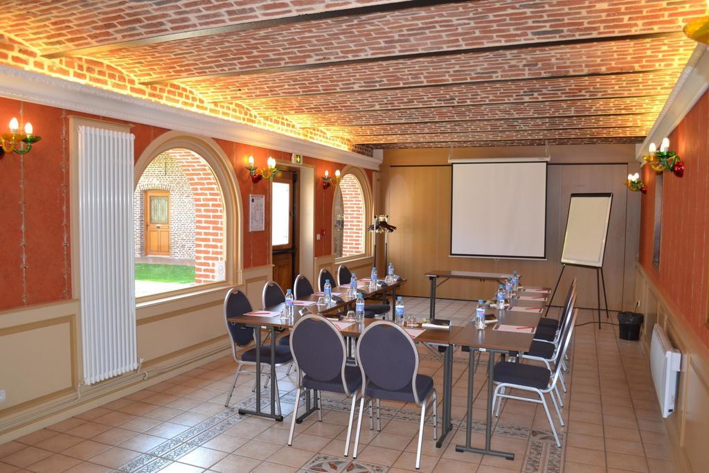 Le Domaine Des Cigognes Hotel Ennevelin Buitenkant foto