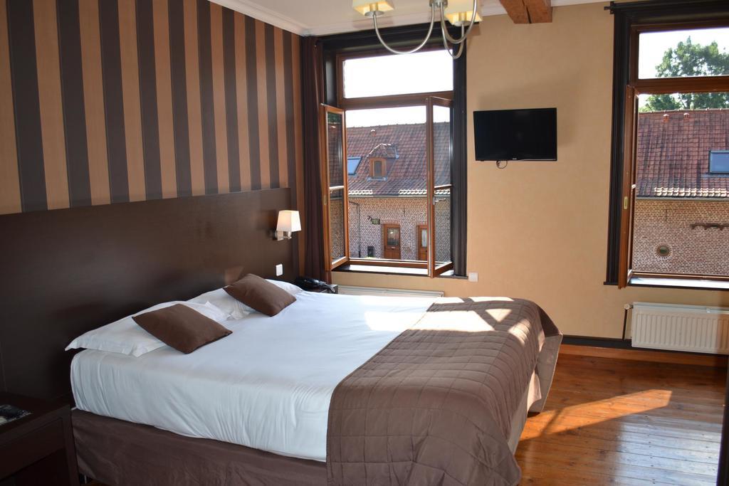 Le Domaine Des Cigognes Hotel Ennevelin Kamer foto