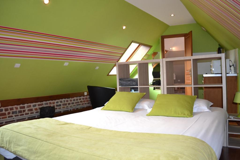 Le Domaine Des Cigognes Hotel Ennevelin Kamer foto