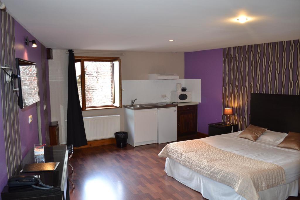 Le Domaine Des Cigognes Hotel Ennevelin Kamer foto