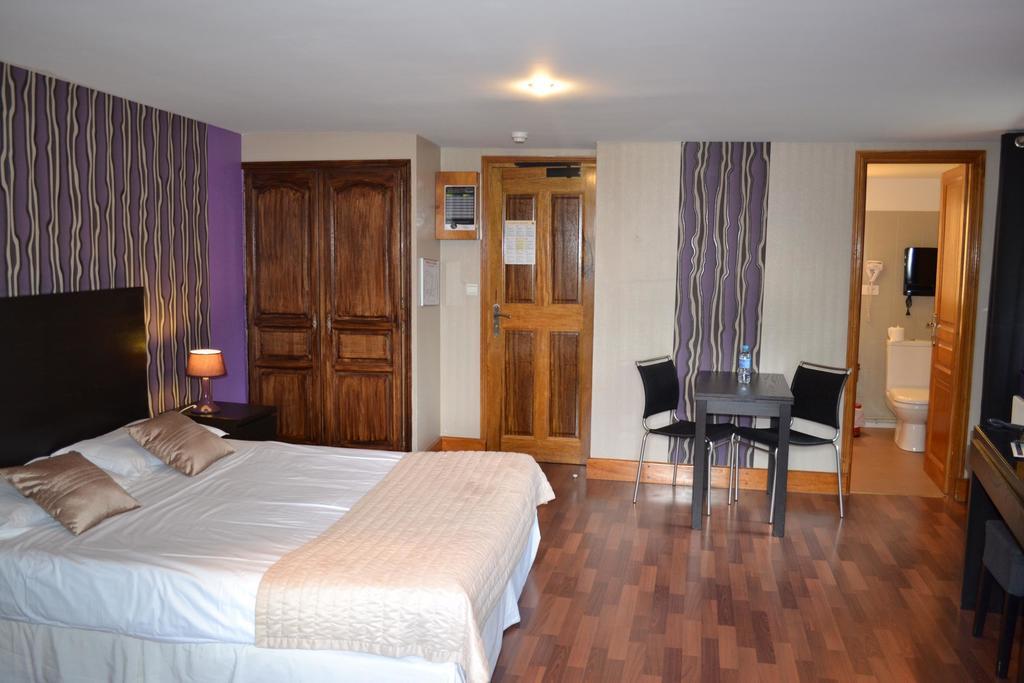 Le Domaine Des Cigognes Hotel Ennevelin Kamer foto