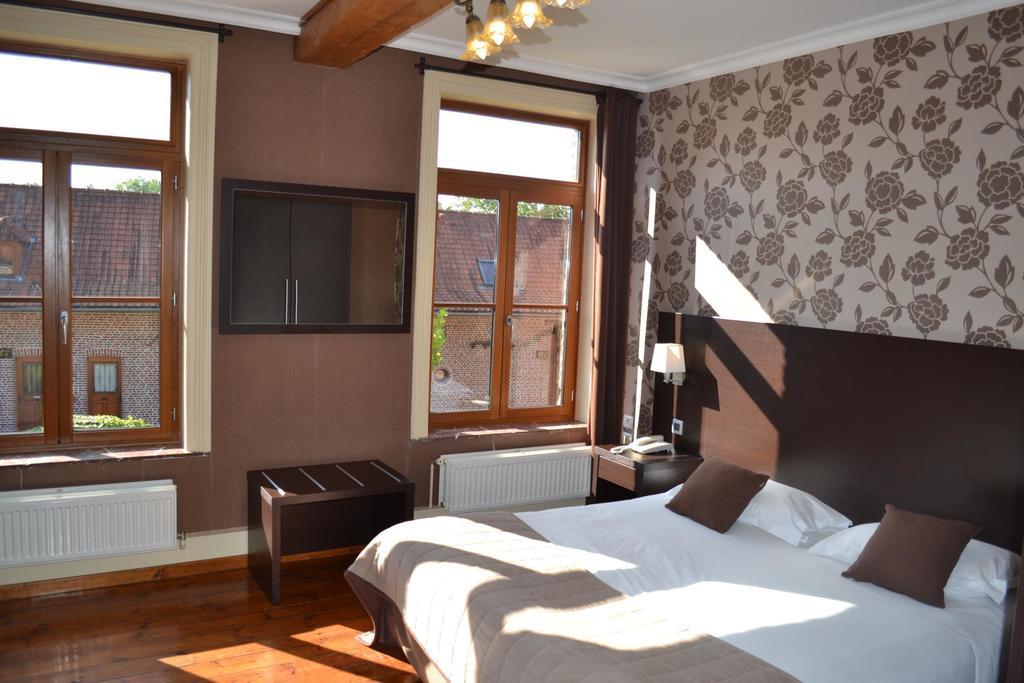 Le Domaine Des Cigognes Hotel Ennevelin Kamer foto
