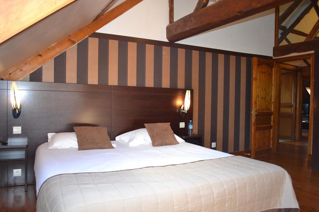 Le Domaine Des Cigognes Hotel Ennevelin Kamer foto