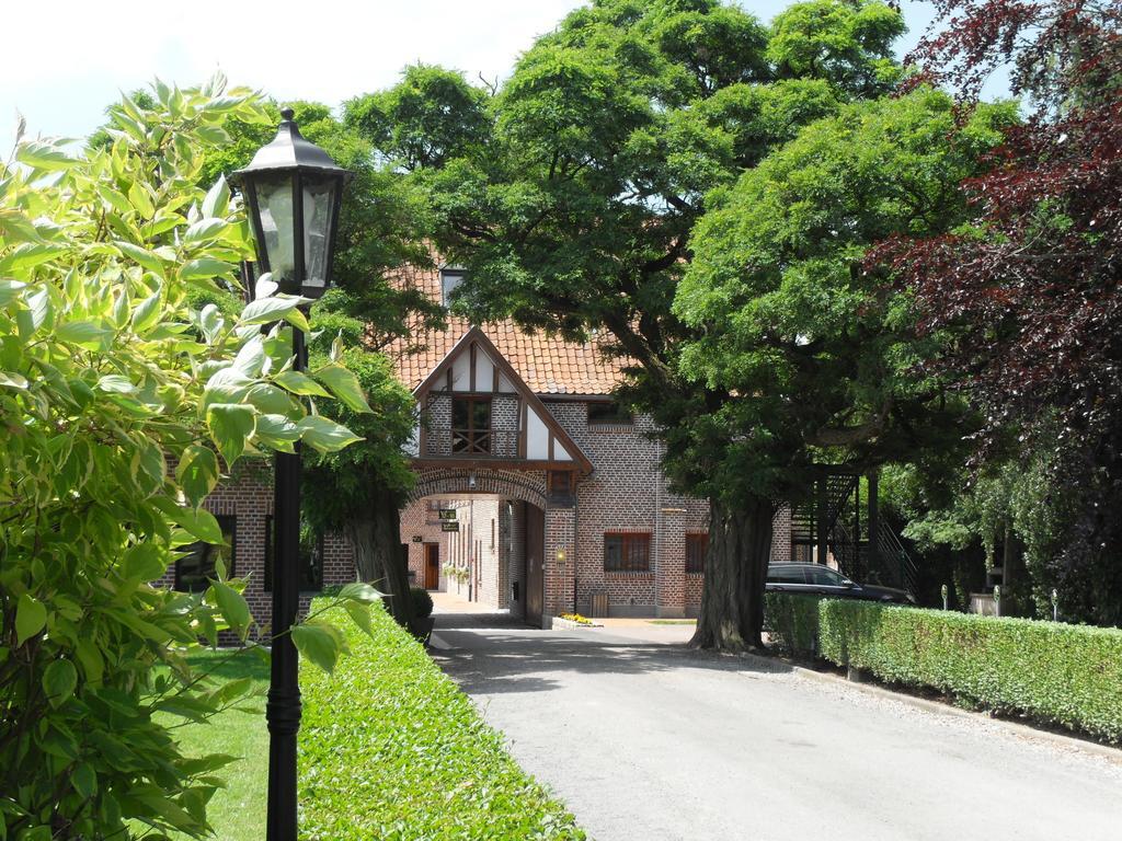 Le Domaine Des Cigognes Hotel Ennevelin Buitenkant foto