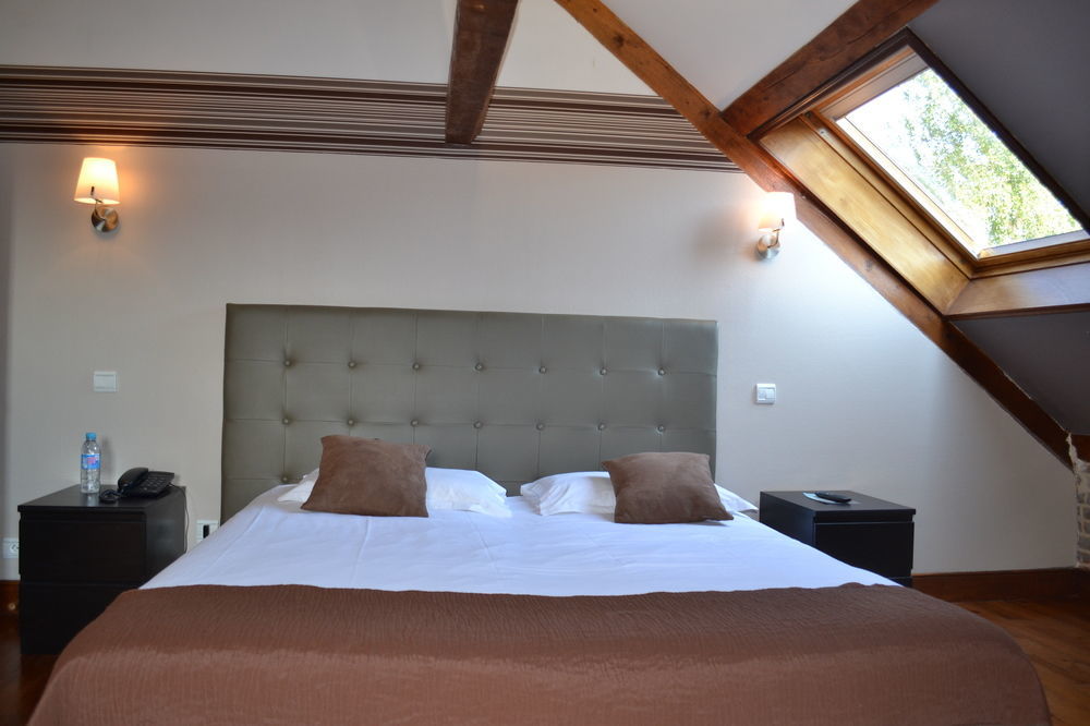 Le Domaine Des Cigognes Hotel Ennevelin Buitenkant foto