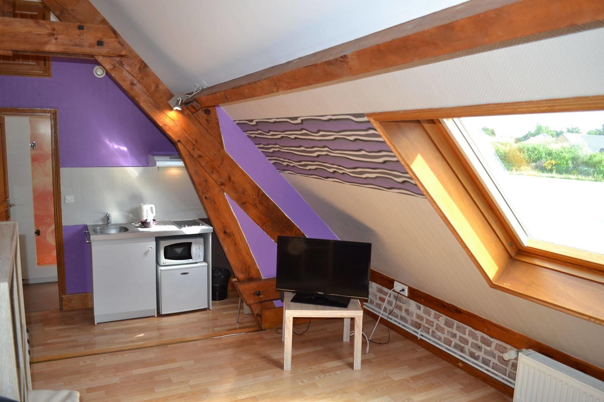 Le Domaine Des Cigognes Hotel Ennevelin Buitenkant foto