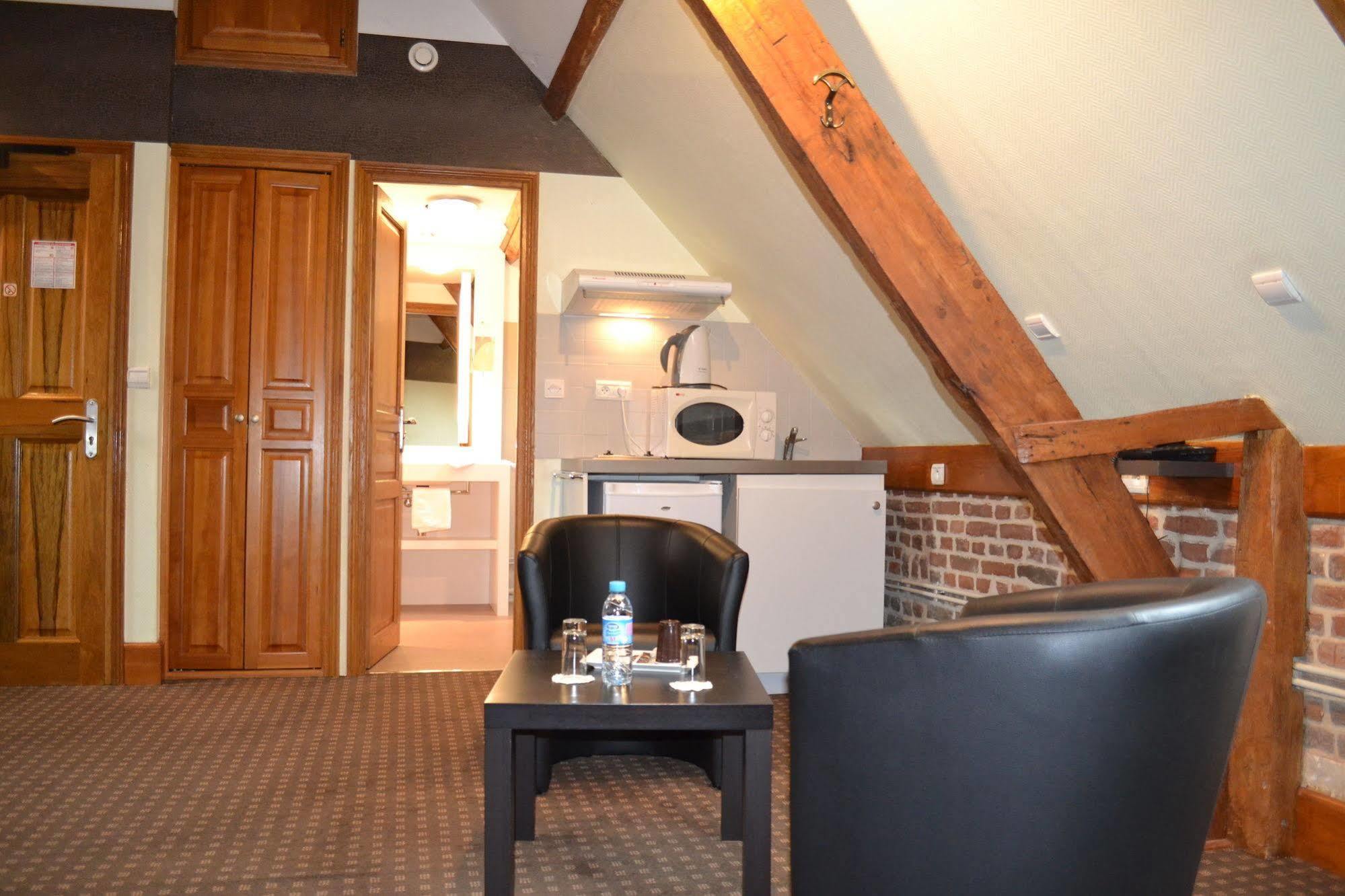 Le Domaine Des Cigognes Hotel Ennevelin Buitenkant foto