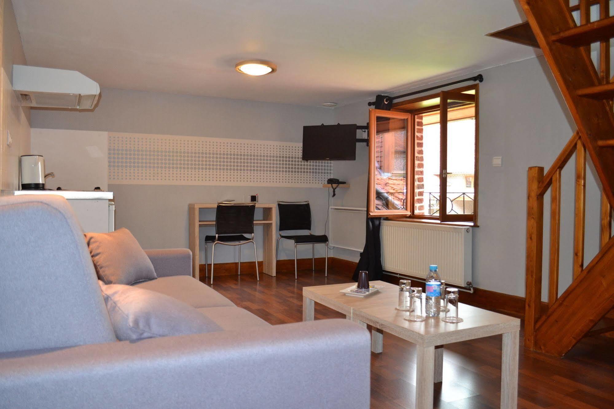 Le Domaine Des Cigognes Hotel Ennevelin Buitenkant foto