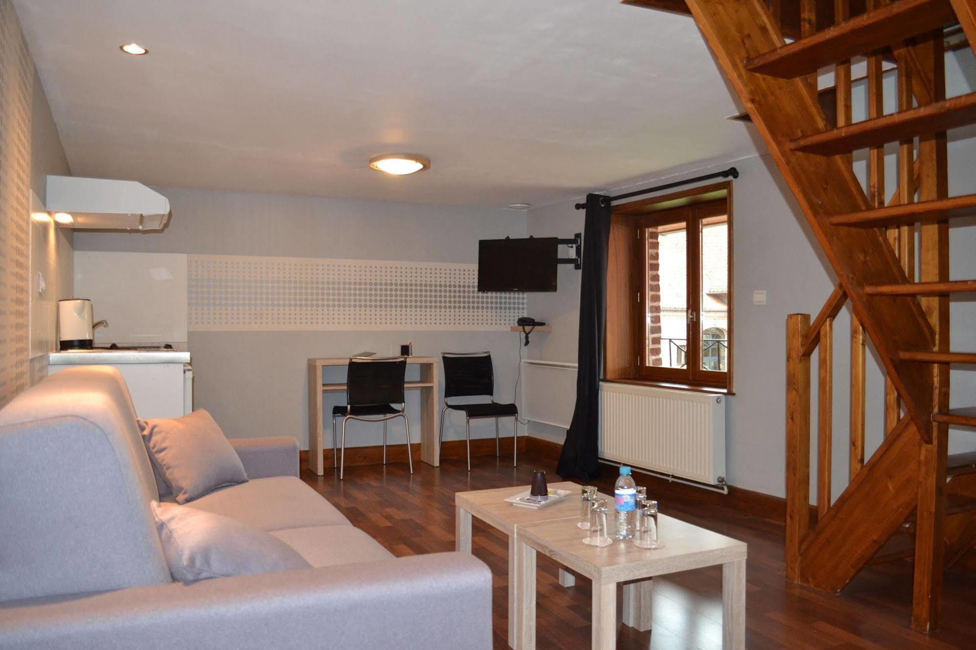 Le Domaine Des Cigognes Hotel Ennevelin Buitenkant foto