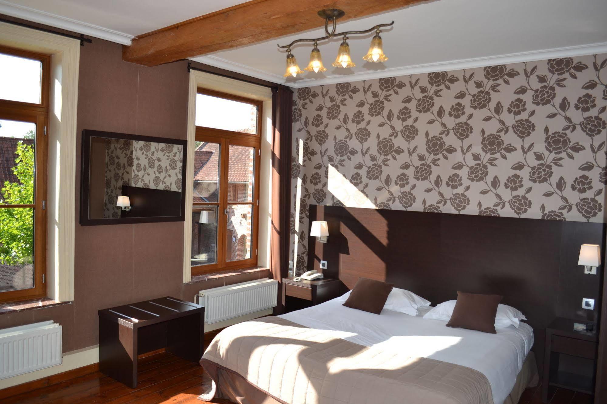 Le Domaine Des Cigognes Hotel Ennevelin Buitenkant foto